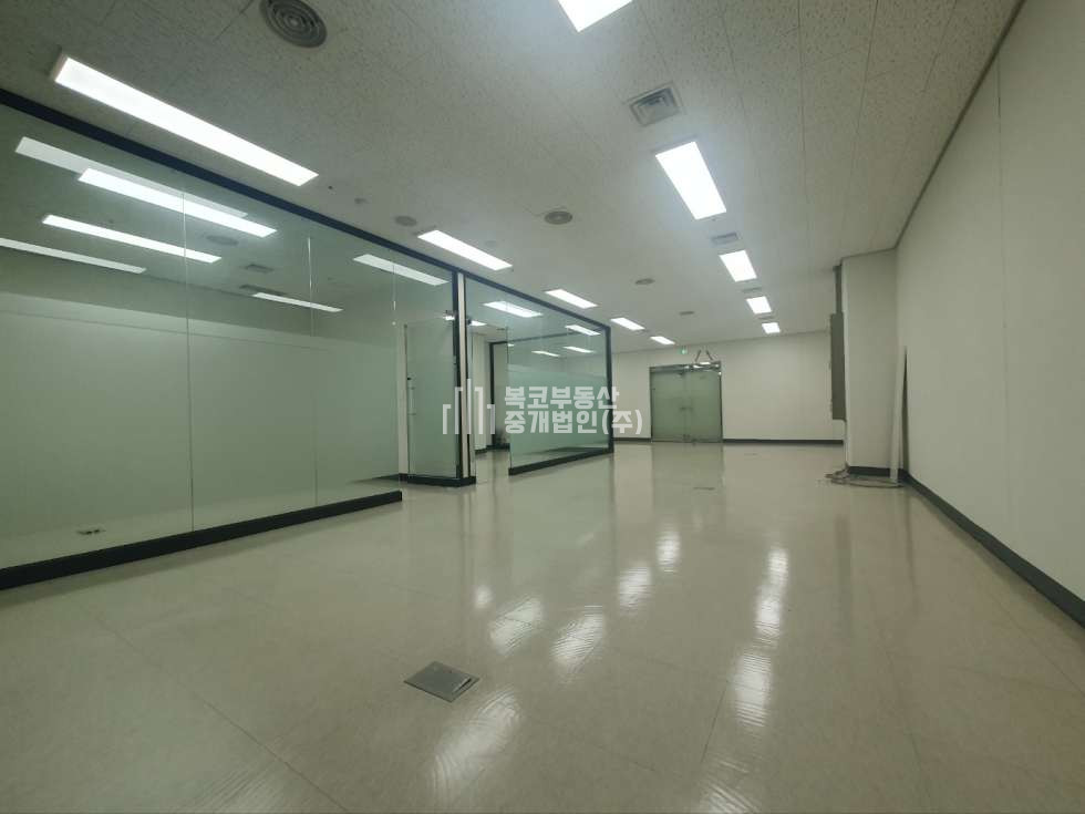 서울 금천구 가산동 60-5 A동 실33 .유리룸2 .가산역 4분거리 깔끔한사무실임대 월세 매물번호 10001 사진 1