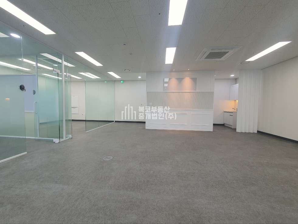 서울 금천구 가산동 현대테라타워가산DK동 첫입주,실사용27p,파샤드,풀인테리어최상,가격조정가능 월세 매물번호 10058 사진 6
