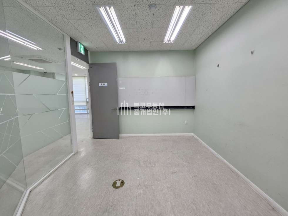 서울 금천구 가산동 대륭테크노타운21차동 O사진O독산역도보2분O안양천 근처O2룸O싱크대O 월세 매물번호 10061 사진 3
